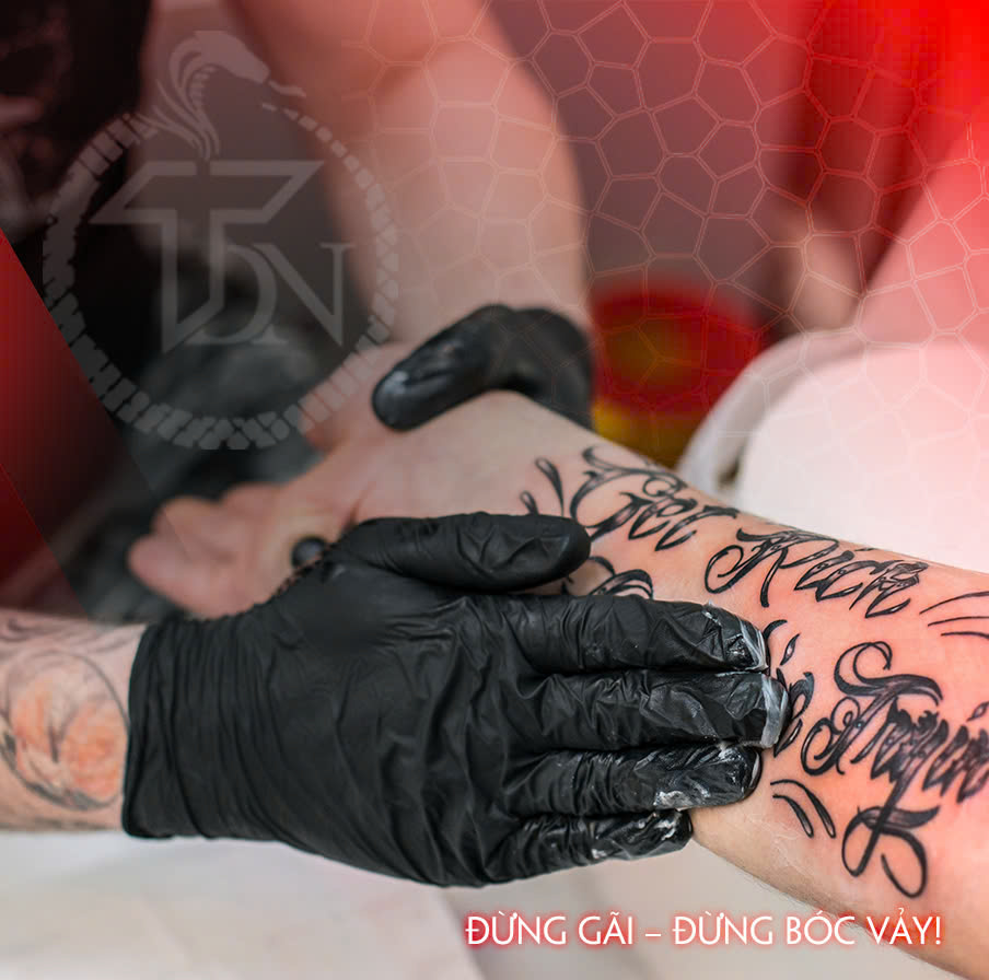 Tay nghề thợ tại Dị Tattoo đều trên 5 năm kinh nghiệm