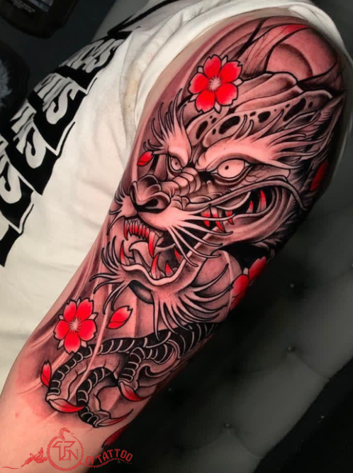 Xăm rồng tay sau