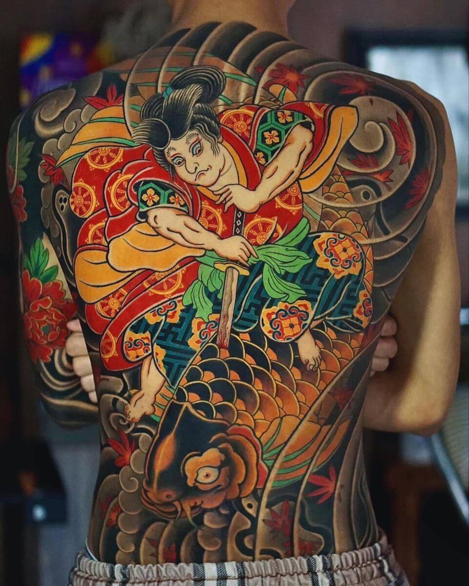 Cây nhát cổ xanh tươi trong vườn tự nhiên